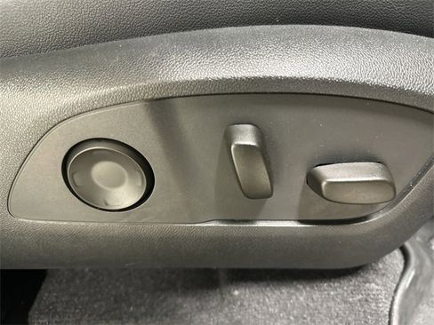 Used 2025 Chevrolet Traverse High Country image 29