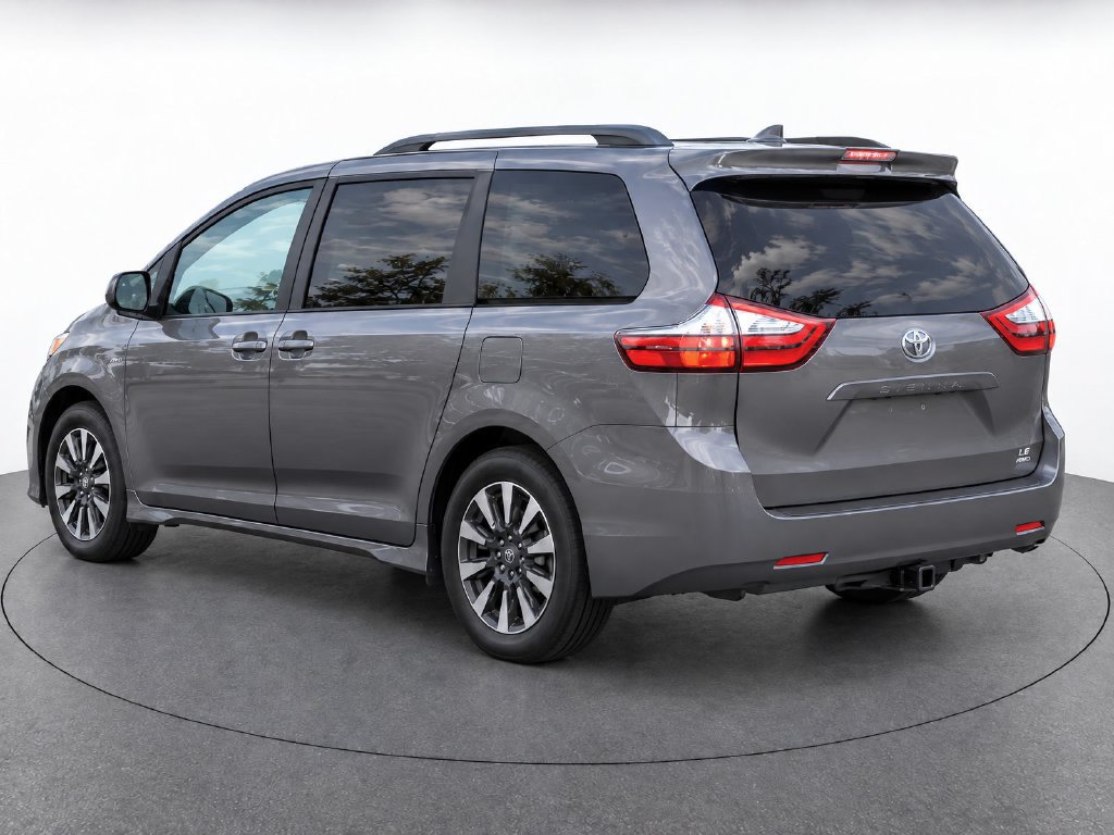 Used 2019 Toyota Sienna LE w/ Carpet Mat Package AWD/4WD image 3
