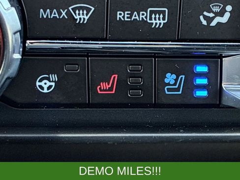 Used 2025 Ford F150 Lariat AWD/4WD image 35