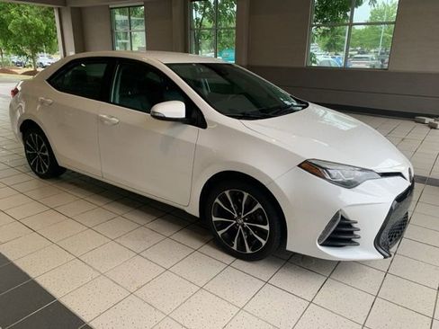 Used 2019 Toyota Corolla SE FWD image 3