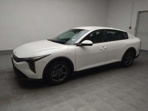 Used 2025 Kia K4 FWD image 2