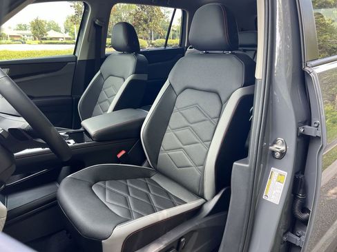 New 2025 Volkswagen Atlas Peak Edition SE image 11