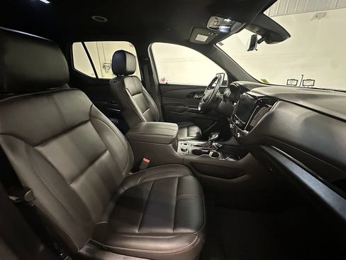 Used 2023 Chevrolet Traverse RS AWD/4WD image 30