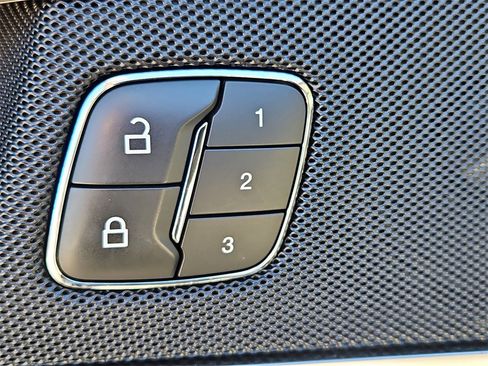 Used 2020 Lincoln Nautilus Reserve image 21