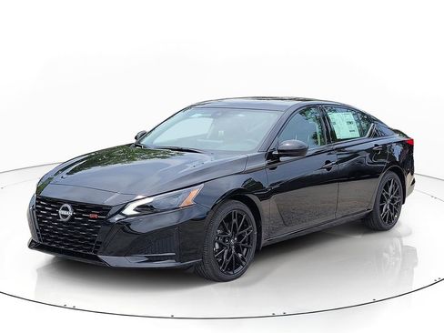 New 2026 Nissan Altima 2.5 SR FWD image 3