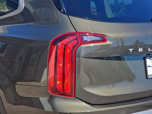 Used 2025 Kia Telluride S FWD image 43