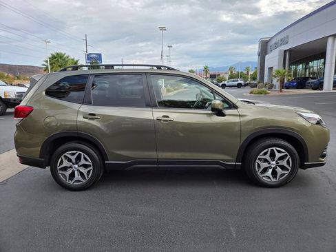 Used 2023 Subaru Forester Premium AWD/4WD image 3
