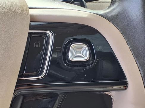 Certified 2022 Lincoln Corsair AWD w/ Premium Package image 11