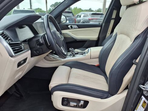 Used 2019 BMW X7 xDrive50i w/ Executive Package AWD/4WD image 25