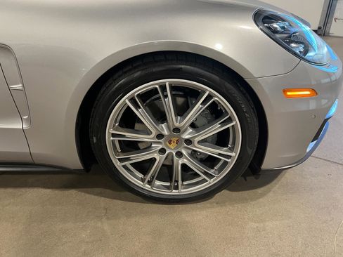Used 2020 Porsche Panamera 4S image 45