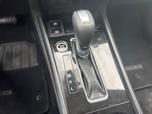 Used 2024 Nissan Kicks SV FWD image 21