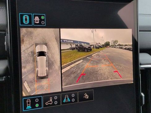 Used 2025 GMC Yukon Denali RWD image 19