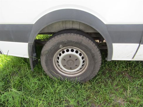 Used 2013 Mercedes-Benz Sprinter 2500 image 13