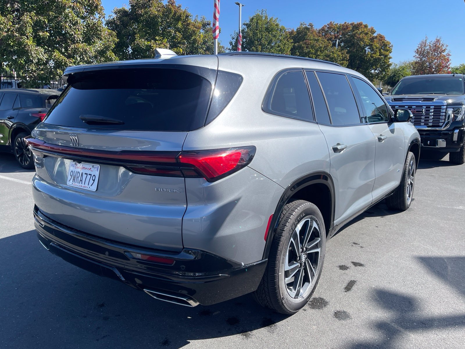 Used 2026 Buick Enclave Sport Touring FWD image 2