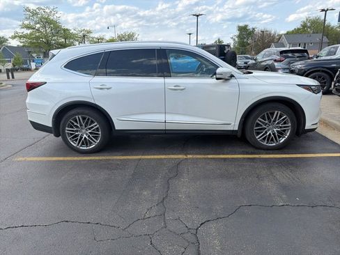Used 2023 Acura MDX SH-AWD w/ Advance Package image 3