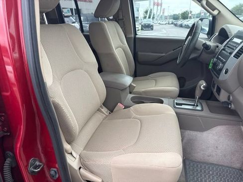 Used 2012 Nissan Frontier SV w/ SV Premium Utility Pkg RWD image 12