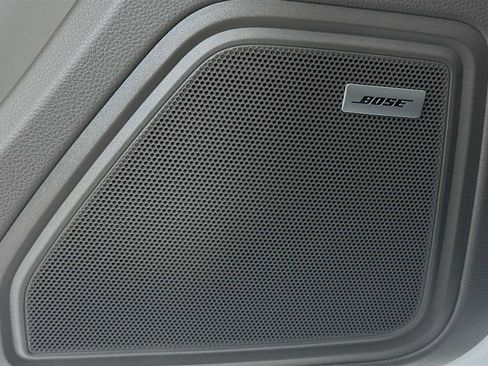 New 2026 Porsche Macan image 12