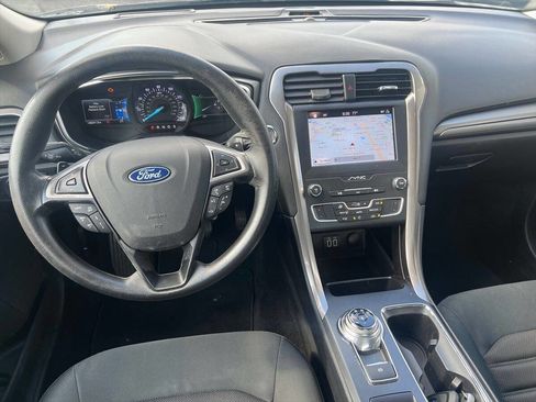 Used 2019 Ford Fusion SE image 10
