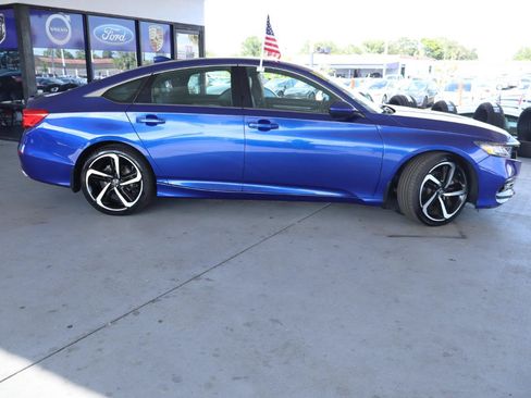 Used 2018 Honda Accord Sport image 6
