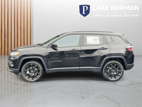 New 2026 Jeep Compass Latitude image 6