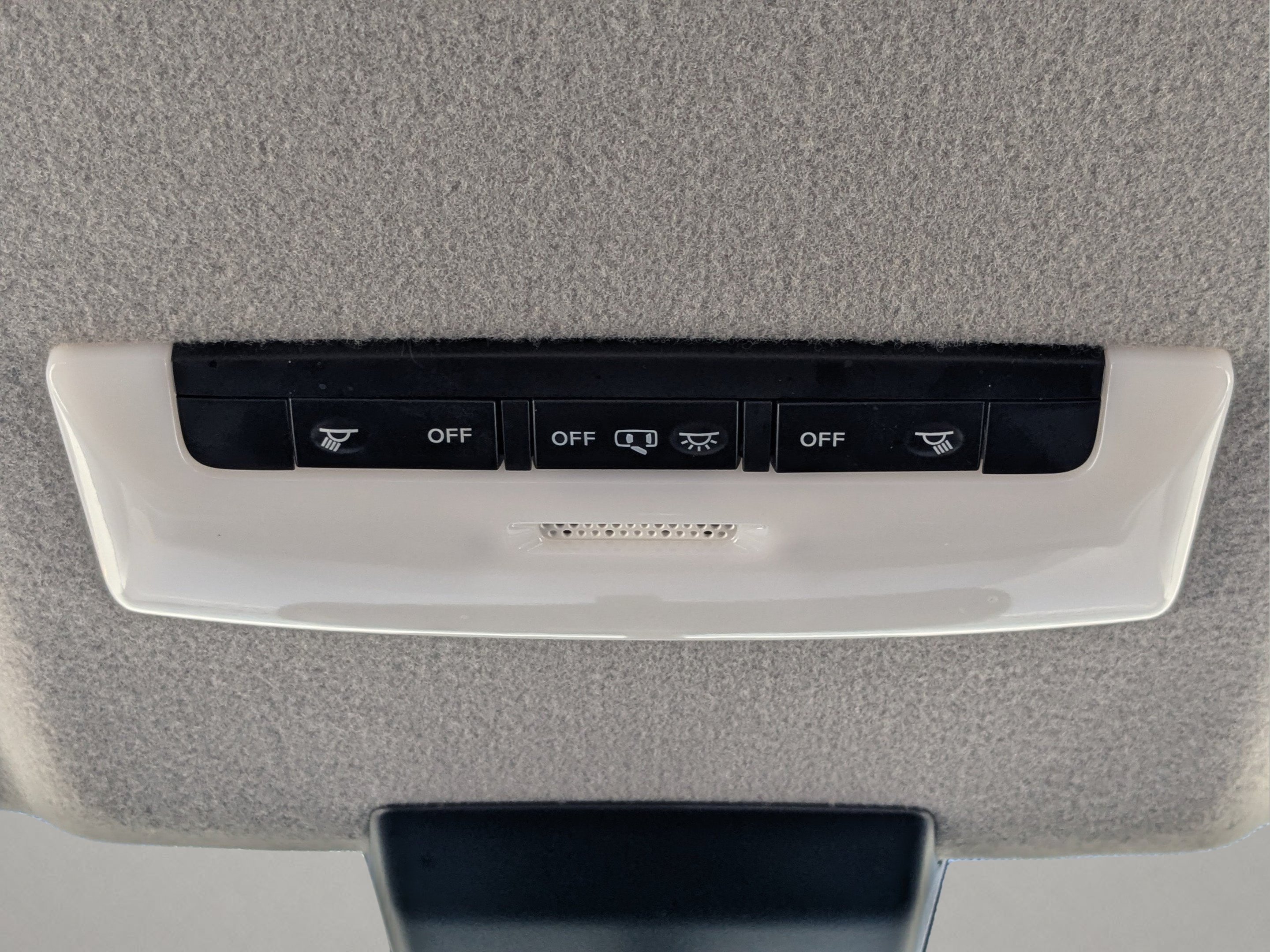 Used 2023 Nissan Kicks SV FWD image 17