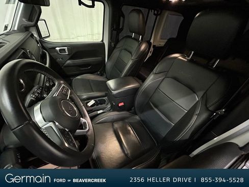 Used 2019 Jeep Wrangler Unlimited Sahara image 16
