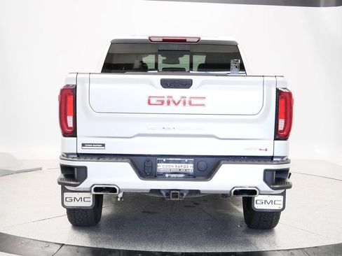 Used 2022 GMC Sierra 1500 AT4 w/ AT4 Preferred Package image 12