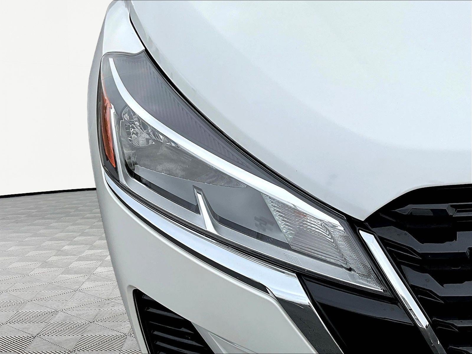 Used 2024 Nissan Kicks SV FWD image 32