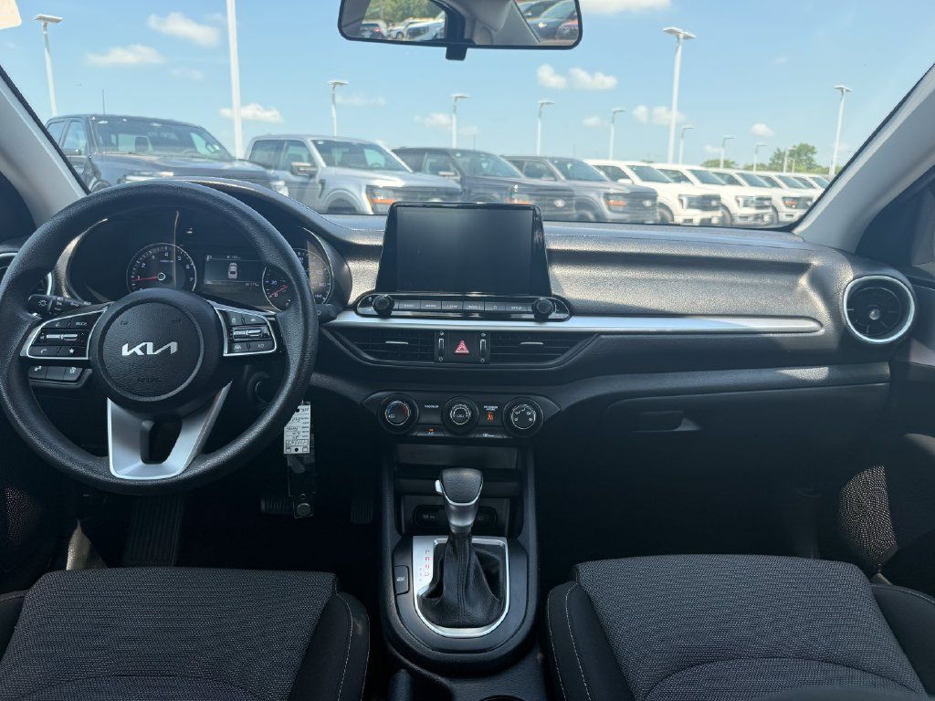 Used 2024 Kia Forte LXS w/ LXS Technology Package FWD image 15