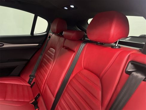 Used 2022 Alfa Romeo Stelvio Veloce image 42