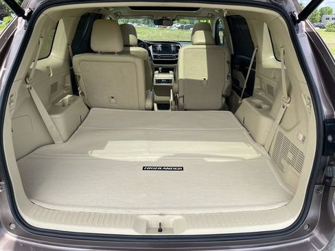 Certified 2018 Toyota Highlander Limited Platinum w/ Carpet Mat Package (TMS) AWD/4WD image 26