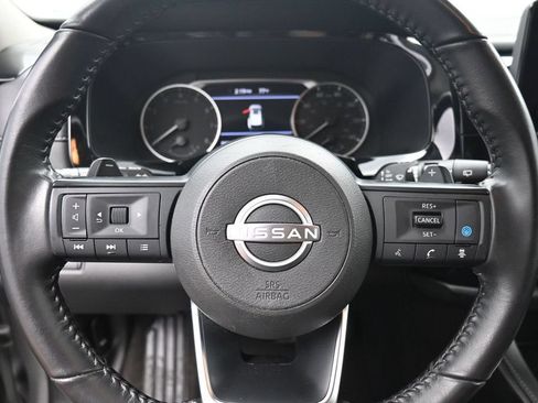 Used 2024 Nissan Pathfinder SV FWD image 16