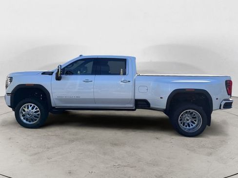 Used 2024 GMC Sierra 3500 Denali Ultimate AWD/4WD image 2