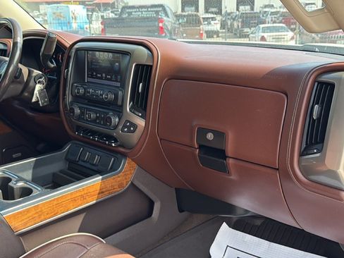Used 2018 Chevrolet Silverado 1500 High Country AWD/4WD image 30