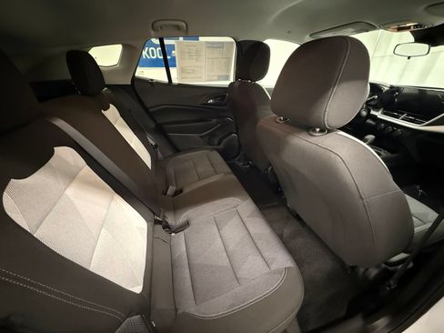 Used 2024 Chevrolet Trax LS w/ Driver Confidence Package FWD image 6