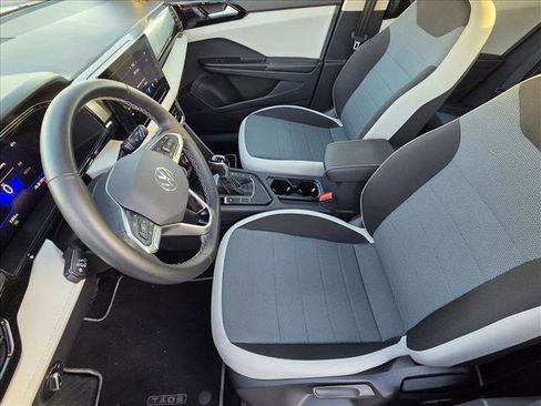 Certified 2025 Volkswagen Taos S image 14
