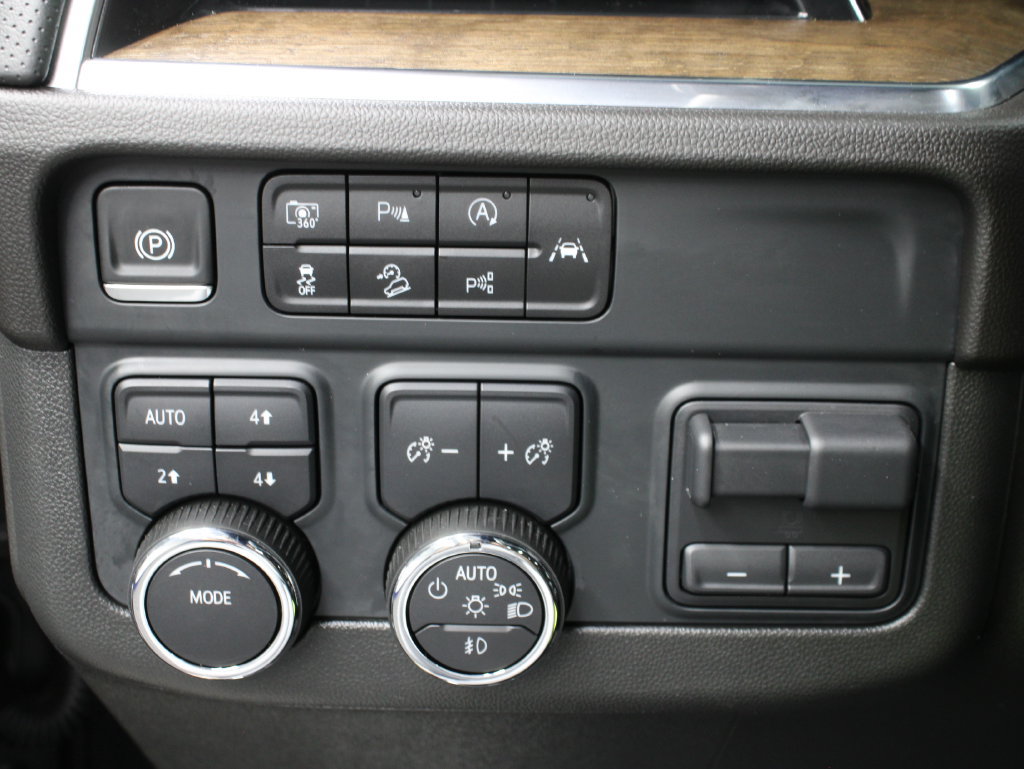 Used 2025 Chevrolet Tahoe High Country w/ Sun And Tow Package AWD/4WD image 62