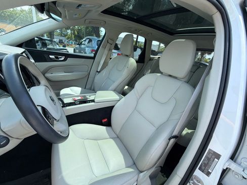 Used 2024 Volvo XC60 B5 Core w/ Protection Package Premier AWD/4WD image 27