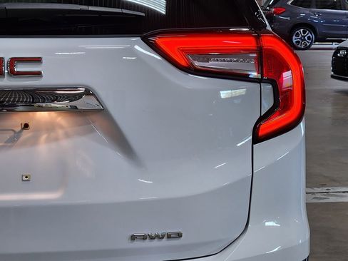 Used 2022 GMC Terrain SLT image 22