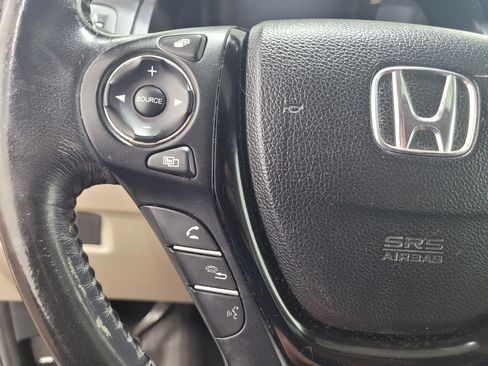Used 2016 Honda Pilot Touring image 36