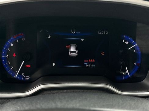 Certified 2022 Toyota Corolla Cross XLE image 24