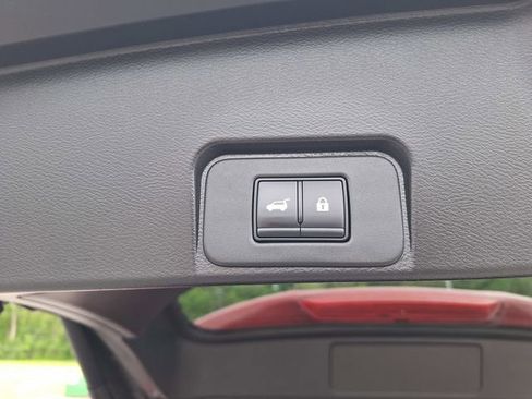 Used 2023 Nissan Rogue SL AWD/4WD image 16