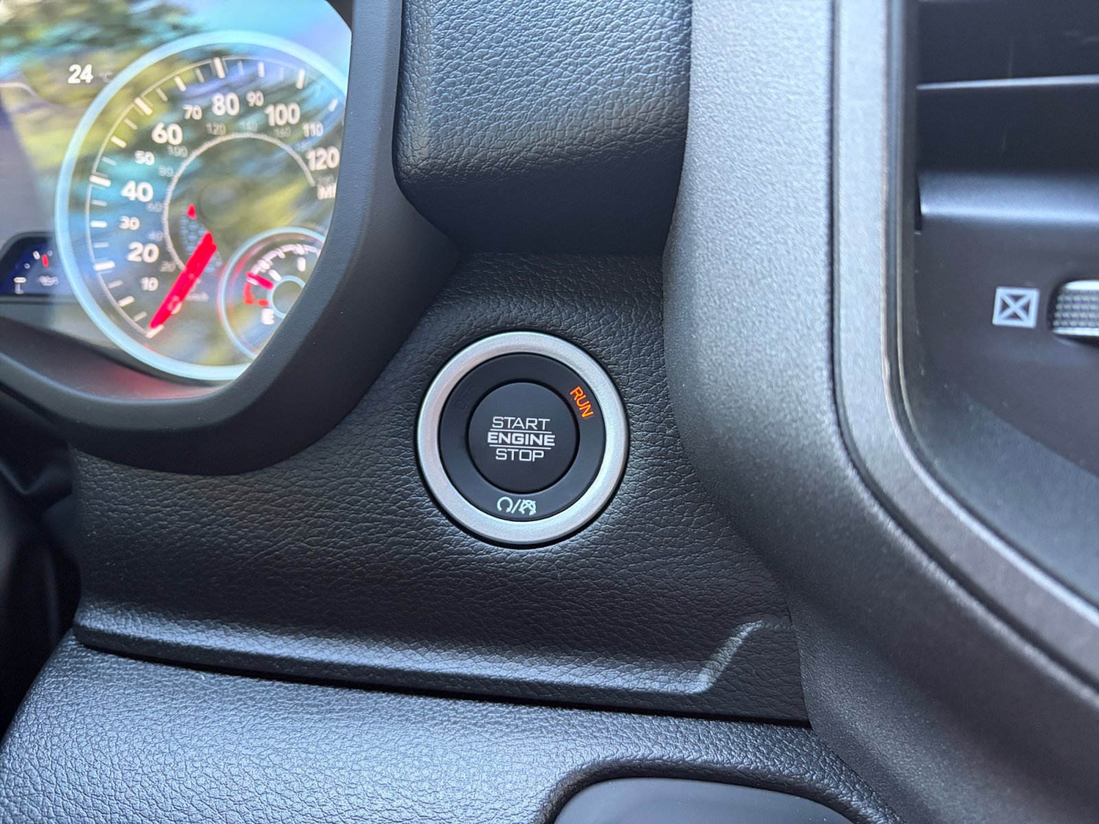 New 2027 RAM 1500 Express AWD/4WD image 19