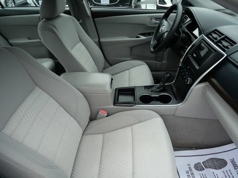 Used 2015 Toyota Camry LE FWD image 16