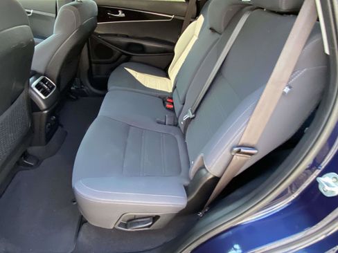 Used 2016 Kia Sorento FWD image 11