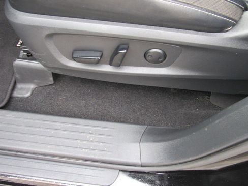 Used 2022 Nissan Pathfinder SL w/ SL Premium Package image 17