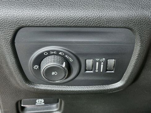 Used 2022 Jeep Grand Cherokee L Limited AWD/4WD image 17