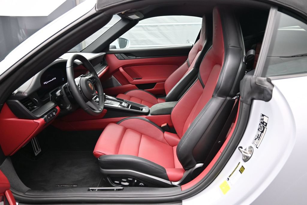 Used 2026 Porsche 911 Carrera GTS RWD image 5