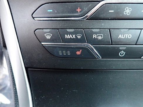 Used 2017 Ford Edge SEL w/ Equipment Group 201A image 26