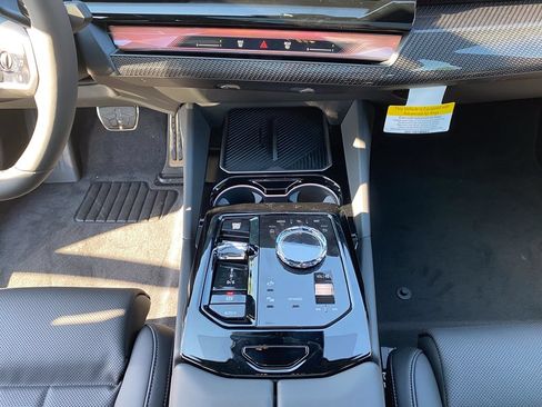 New 2027 BMW 550e xDrive w/ Executive Package AWD/4WD image 32